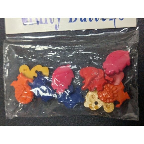 Streamline Crafty Colorful Buttons 10 Pieces Animal Lion Pig Duck Hippo Elephant - Picture 4 of 4